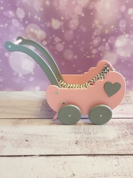 КОЛЯСКА ДЛЯ ДЕРЕВЯННОЙ КУКЛЫ, ХОДУНКИ + ПОСТЕЛЬНОЕ ПРИНАДЛЕЖЕНИЕ