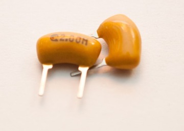 REZONATOR CERAMICZNY 2.00 MHZ [ 5 SZT ]