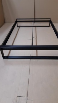 TYTUS НИЗКАЯ ЗАКРЫТАЯ МЕТАЛЛИЧЕСКАЯ КРОВАТЬ 180X200