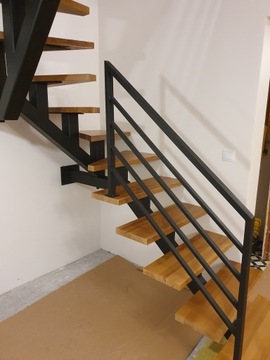 Schody drewniane konstrukcja stalowa loft metalowa