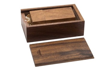 Деревянная флешка 16 Гб + коробка + ГРАВИРОВКА