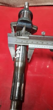 Kosiarka Kubota W 521 6021 621 Wał pod sprzęgło