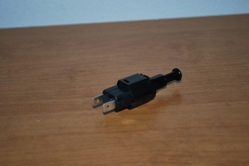 ВЫКЛЮЧАТЕЛЬ СТОП-СИГНАЛА OPEL VECTRA B ZAFIRA A