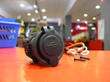 GNIAZDO USB x2 ŁADOWARKA DIODA 12/24V 3.1A DEDAL 42606