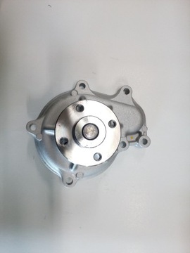 Водяной насос Kubota V3300/v3600
