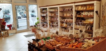 Деревянная полка на заказ - конструкция из массива дерева