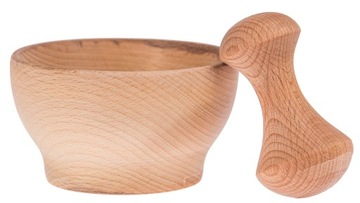 Небольшая деревянная ступка с пестиком для специй.