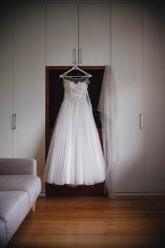 Piękna suknia ślubna z welonem SWEATHEART
