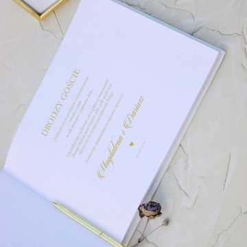 Гостевая книга, черные страницы, золотая надпись + наклейки.