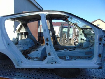 ФАРТУК ПРАВЫЙ ПЕРЕДНИЙ SANDERO И КРАСКА: DV369