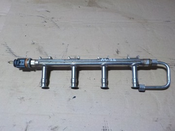 AUDI A1 1.2 TSI РЕЙКА ВПРЫСКА 03F133320