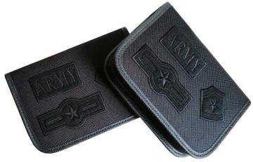 РАСШИРЯЕМЫЙ ЧЕРНЫЙ ЧЕХОЛ-КАРАНДАШ С НАШИВКАМИ PL