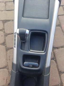 Центральный тоннель, подлокотник, автомат Citroen C4 II