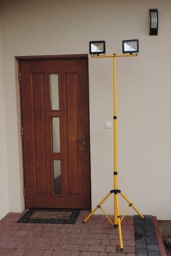 ПОДСТАВКА ДЛЯ ШТАТИВА x2 + 2x ПРОЖЕКТОР 50 Вт LED - 2 м