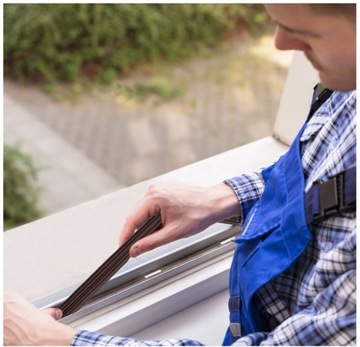 САМОКЛЕЯЩАЯСЯ ПРОКЛАДКА 'E' ДЛЯ ДВЕРЕЙ, ОКОН, ЦВЕТА E