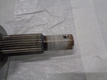 Шарнир KADJAR 1.5 DCI ПОЛУВАЛА ЛЕВЫЙ 391011681R