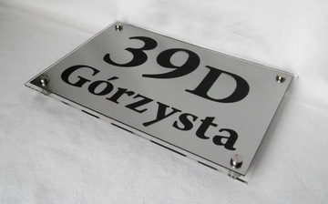 Grawerowana tabliczka adresowa. Numer na dom. HQ
