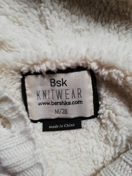 Свитер с капюшоном