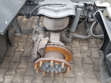 Mercedes Actros MP4 с подвеской продольного моста
