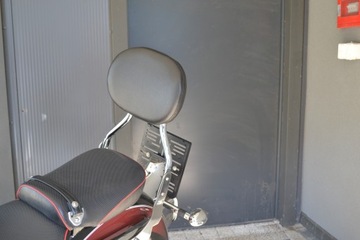 HYOSUNG AQUILA 125 СПИНКА ПАССАЖИРА