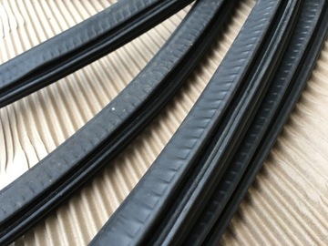 УПЛОТНИТЕЛИ ДВЕРЕЙ PORSCHE MACAN