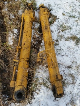 SIŁOWNIK RAMIENIA GŁÓWNEGO BANANA FURUKAWA CZĘŚCI