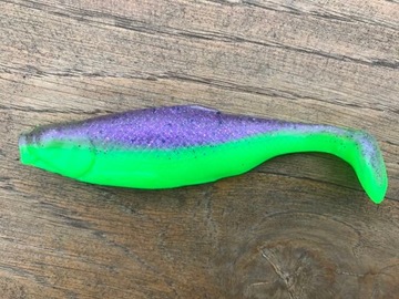 GUMA REALISTIC SHAD MATUSIAK PŁOĆ 7 008 NEON