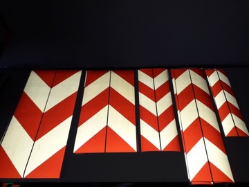 НАКЛЕЙКИ ПРЕДУПРЕЖДАЮЩИЕ РЕМНИ ламинат 13x49 Светоотражающие