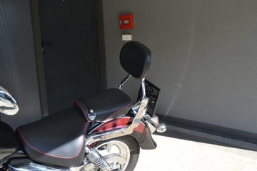 HYOSUNG AQUILA 125 СПИНКА ПАССАЖИРА