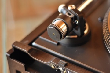 Дополнительный вес проигрывателя DUAL