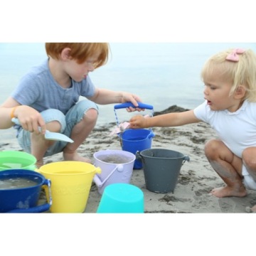 СКЛАДНОЕ ведро для воды с песком Scrunch BLUE