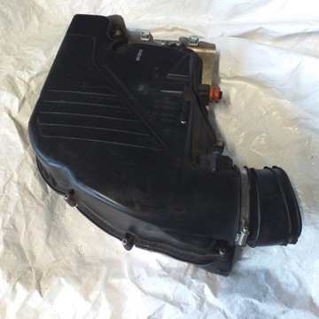 BMW F07 F10 F11 POUZDRO FILTRU VZDUCHU 7601905