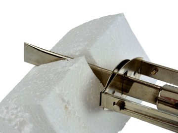 ТЕРМОНОЖ ДЛЯ РЕЗКИ ПЕНОСТАТИРОПА GEKO G81210