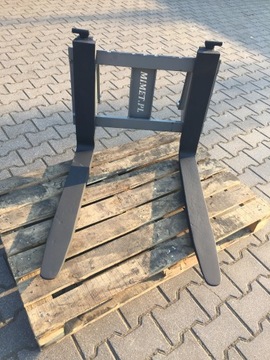 Мини-экскаватор Avant, планировщик земли