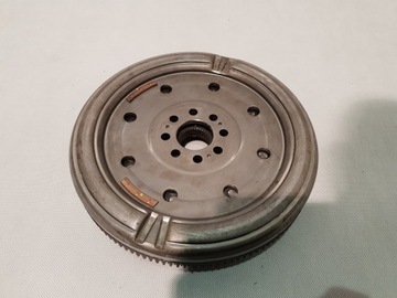 KOLO DVOUHMOTNÉ AUDI VW 06K105266A 2.0TFSI