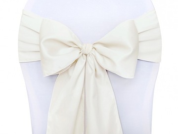 Белый чехол с атласным бантом на стул, причастие, свадьба, 12 лет.