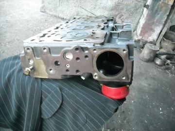 Головка двигателя PERKINS 1104D-E44TA NJ38698 запчасти