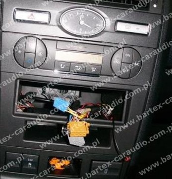 Радиорамка ISO для ключей Ford Mondeo MK 3 FL