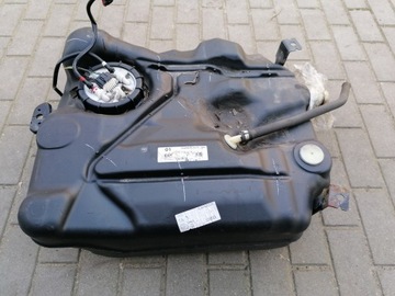 FORD FOCUS MK3 1.6 TDCI KOMPLETNÍ NÁDRŽ PALIVA