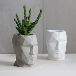 Цветочный горшок, чехол на голову.