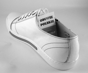 TRAMPKI Z ZAMKIEM PRODUKT POLSKI SKÓRA NAT roz. 44