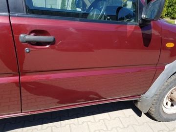 DVEŘE PRAVÝ PŘEDNÍ NISSAN TERRANO II FACELIFT AX5