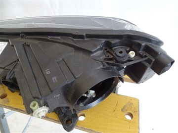 ФОНАРЬ ПЕРЕДНИЙ ПРАВЫЙ SKODA SUPERB 3 XENON 3V1941016B