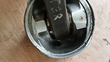 Поршень 2.3 DCI Master III Movano NV400 10+ M9T