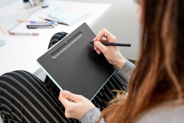 Графический планшет Wacom Intuos Pen Bluetooth M