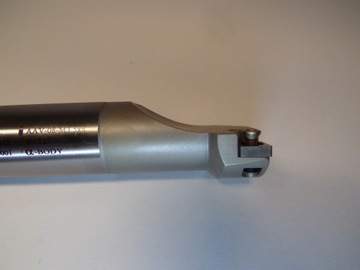 НОЖ РАСТОЧНОЙ S25S SCLCL 09 AKKO ДЛЯ ПЛАСТИН CCMT 09