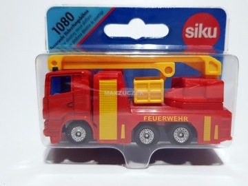 Пожарная машина с подъемником