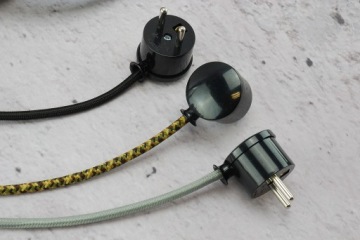 плоская вилка SLIM 230 В не выступает из розетки LOFT