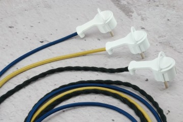 плоская вилка SLIM 230 В не выступает из розетки LOFT