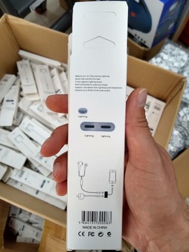 Разветвитель с двумя адаптерами Lightning для iPhone 78X